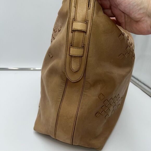 BOTTEGA VENETA Intrecciato Trimmed Nappa Shoulder Bag - Picture 3 of 16